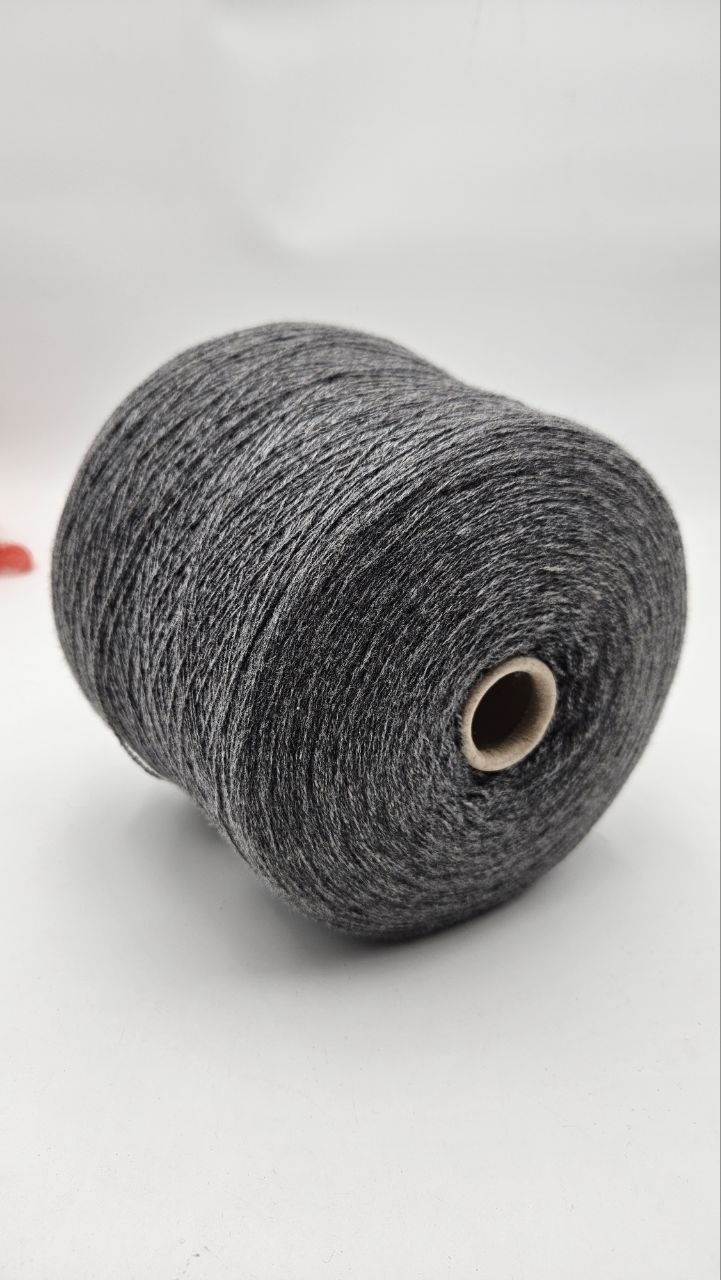 Tracy - 20%WS 80%WO yarn - by Millefili